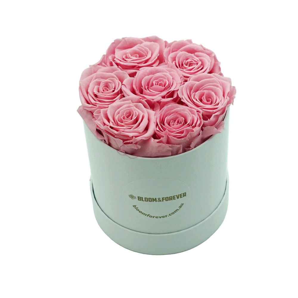 Classic round eternal rose gift box in pink, front view 1
