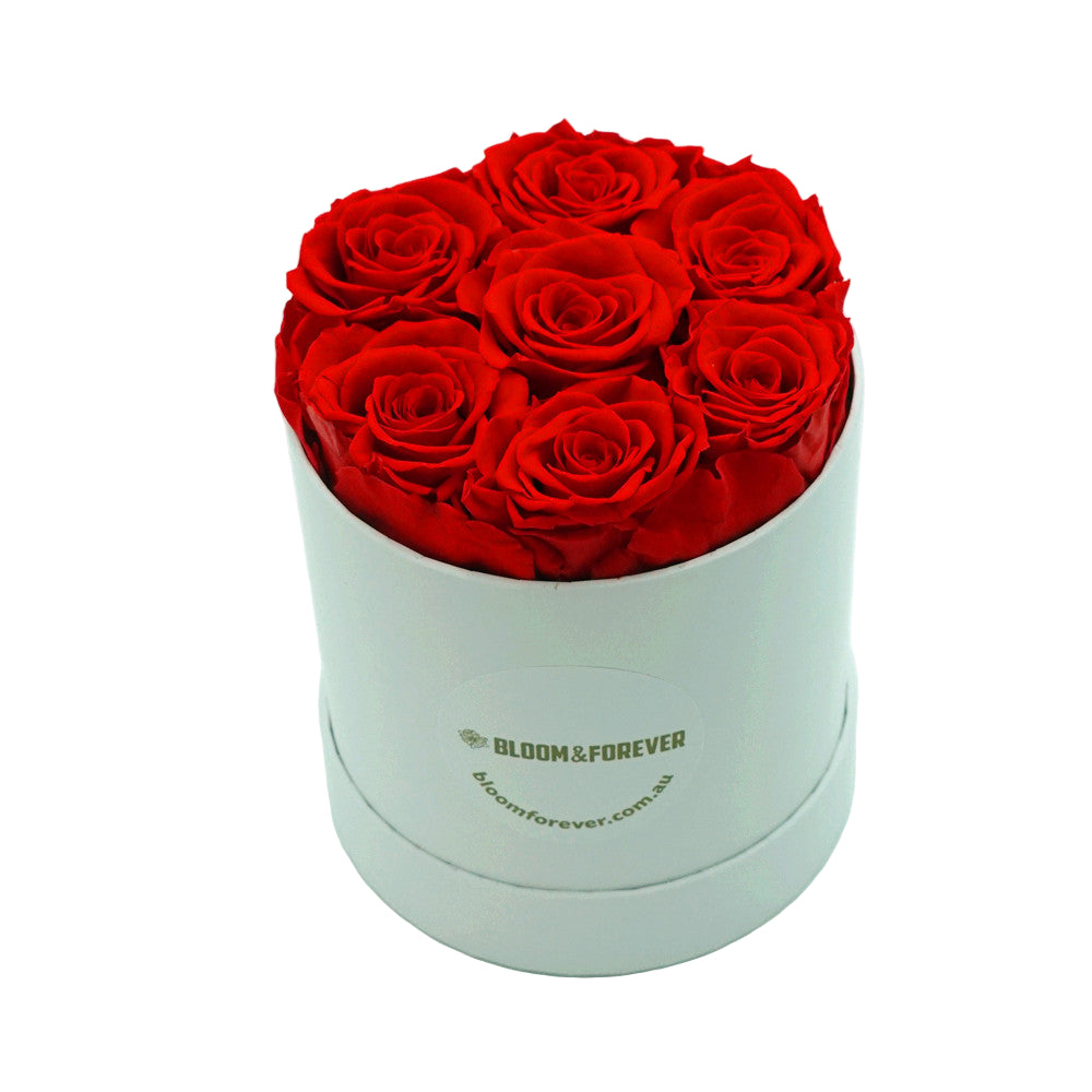 Classic round eternal rose gift box in red, front view 1
