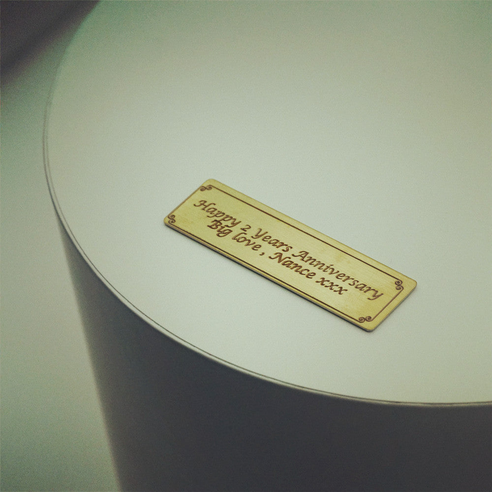 Custom message example on personalised plaque for Classic Round Eternal Rose Gift Box-red