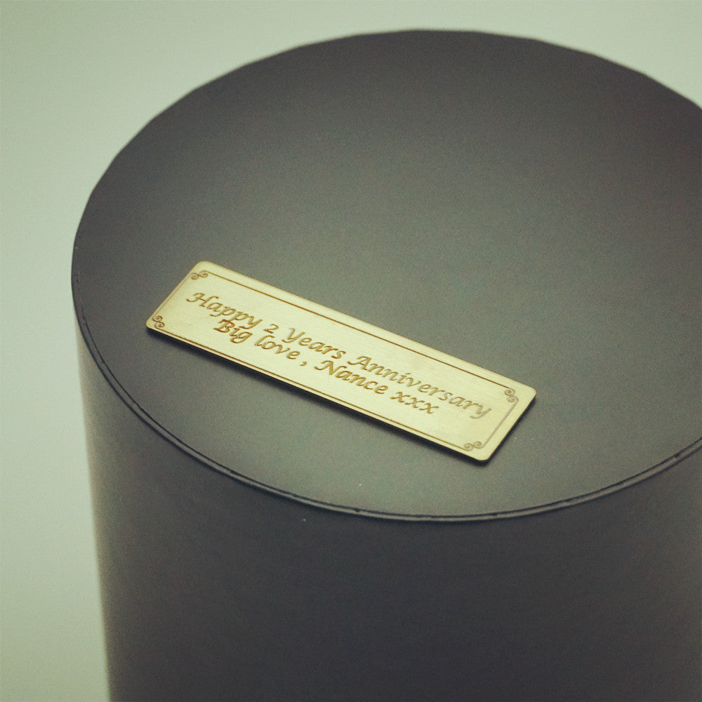 Custom message example on personalised plaque for Classic Round Eternal Rose Gift Box-white