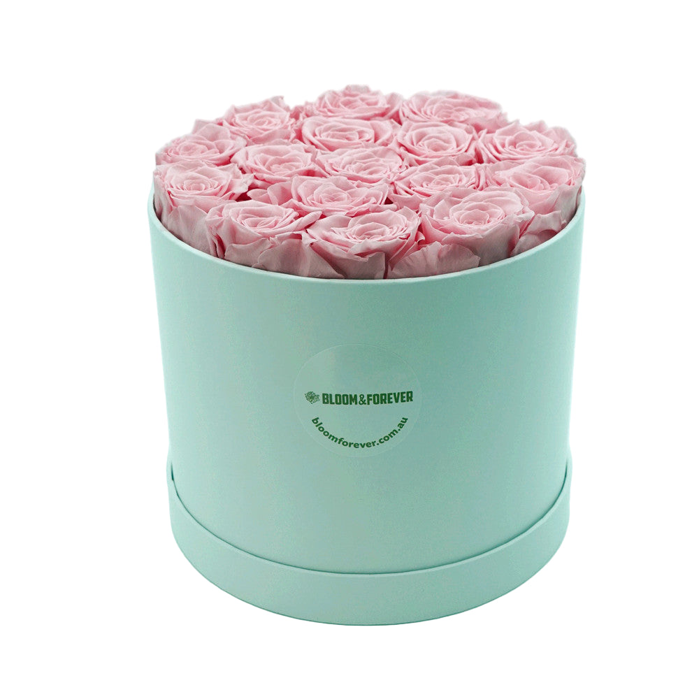 Grand round eternal rose gift box in pink, front view