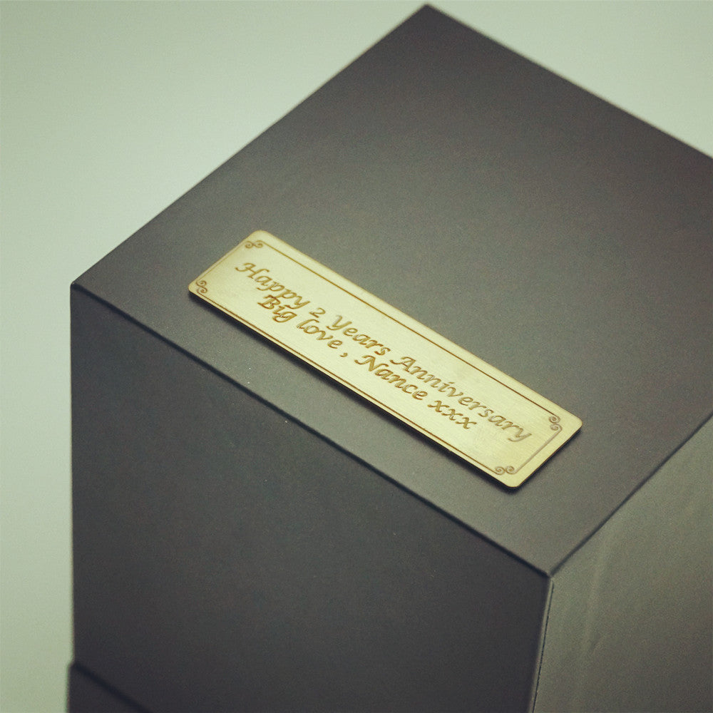 Custom message example on personalised plaque for Mini Square Eternal Rose Gift Box -Red