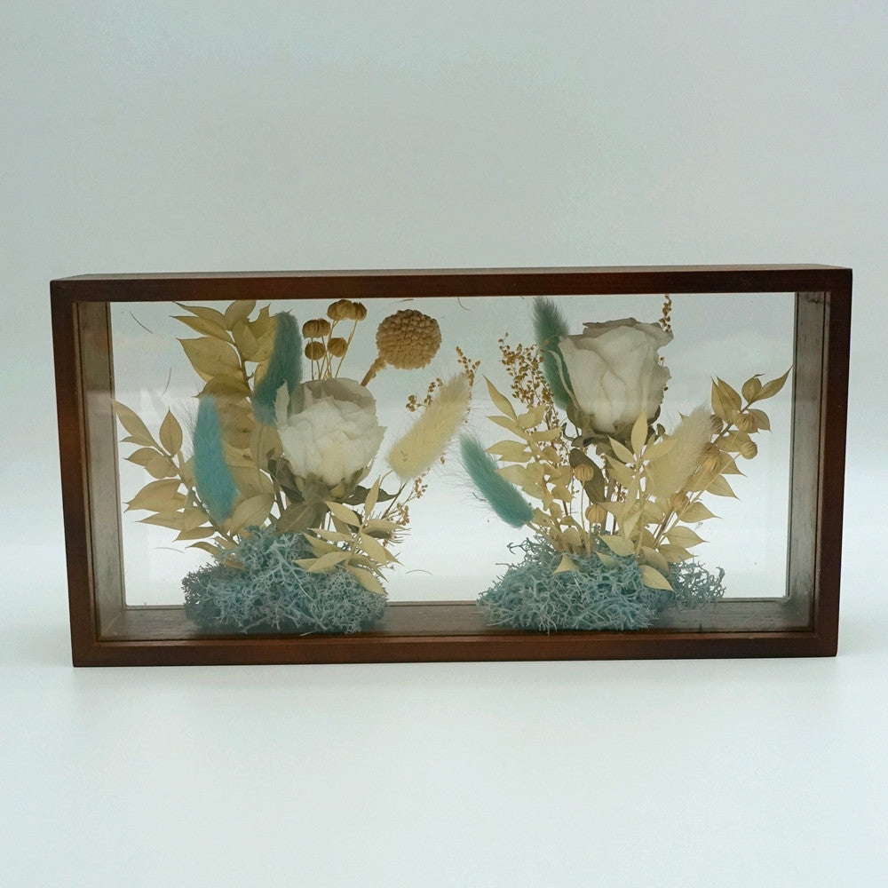 Close-up of preserved flower frame in Graceful White Rose design